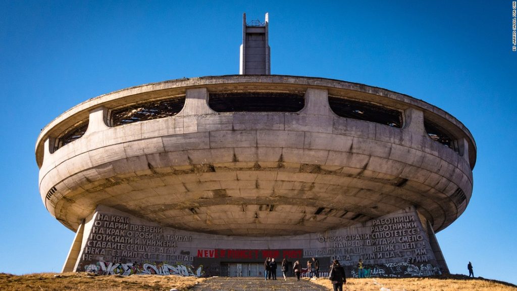 buzludja-monument-CNN-03